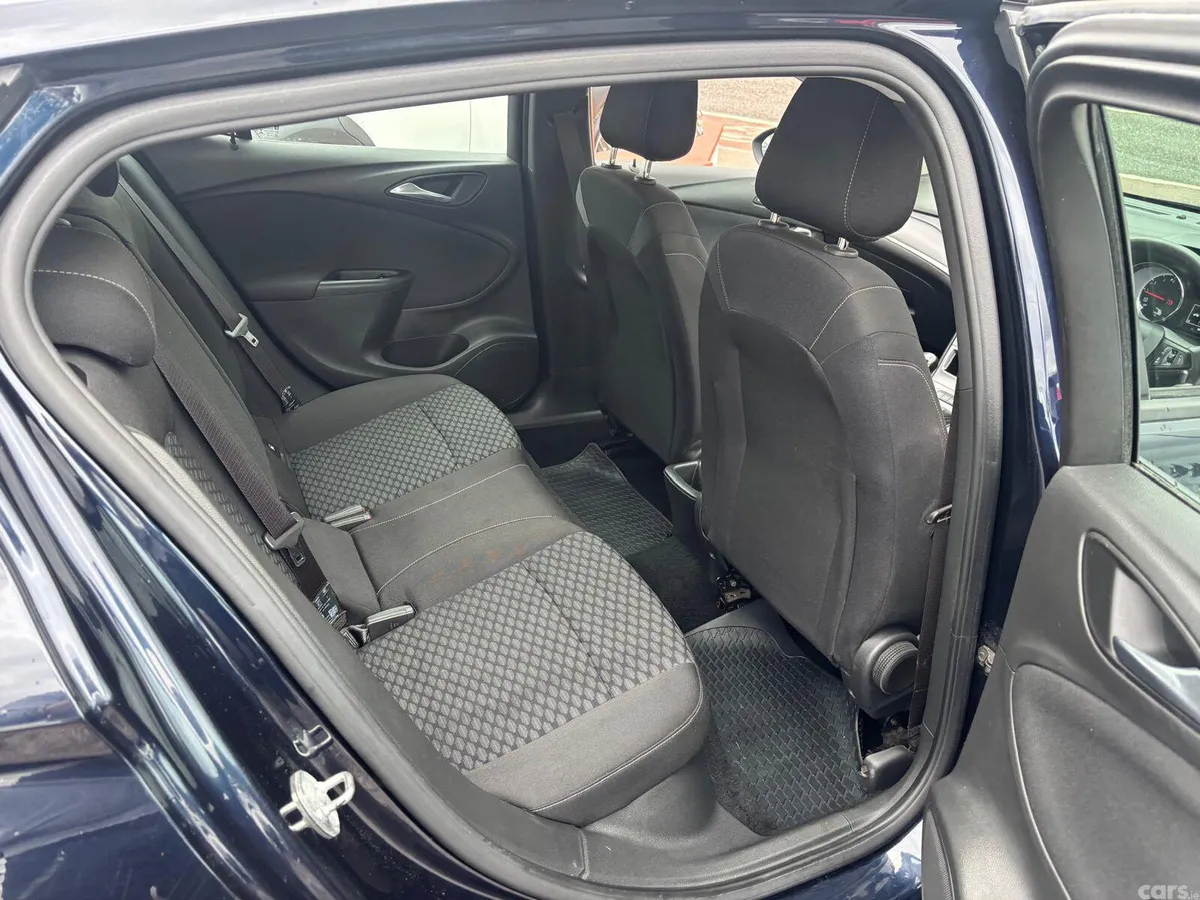 Opel Astra Hatchback, Petrol, 2019, Blue