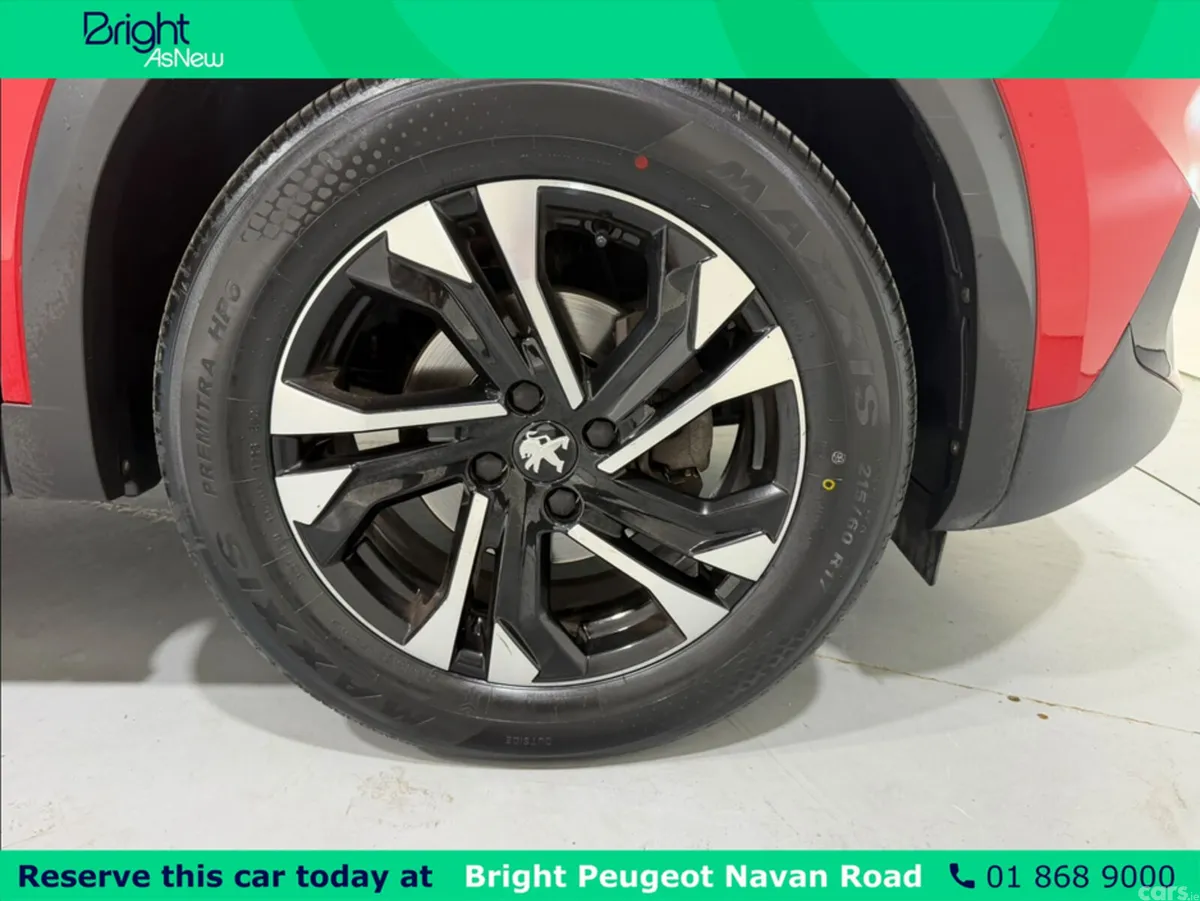 Peugeot 2008 MPV, Petrol, 2022, Red