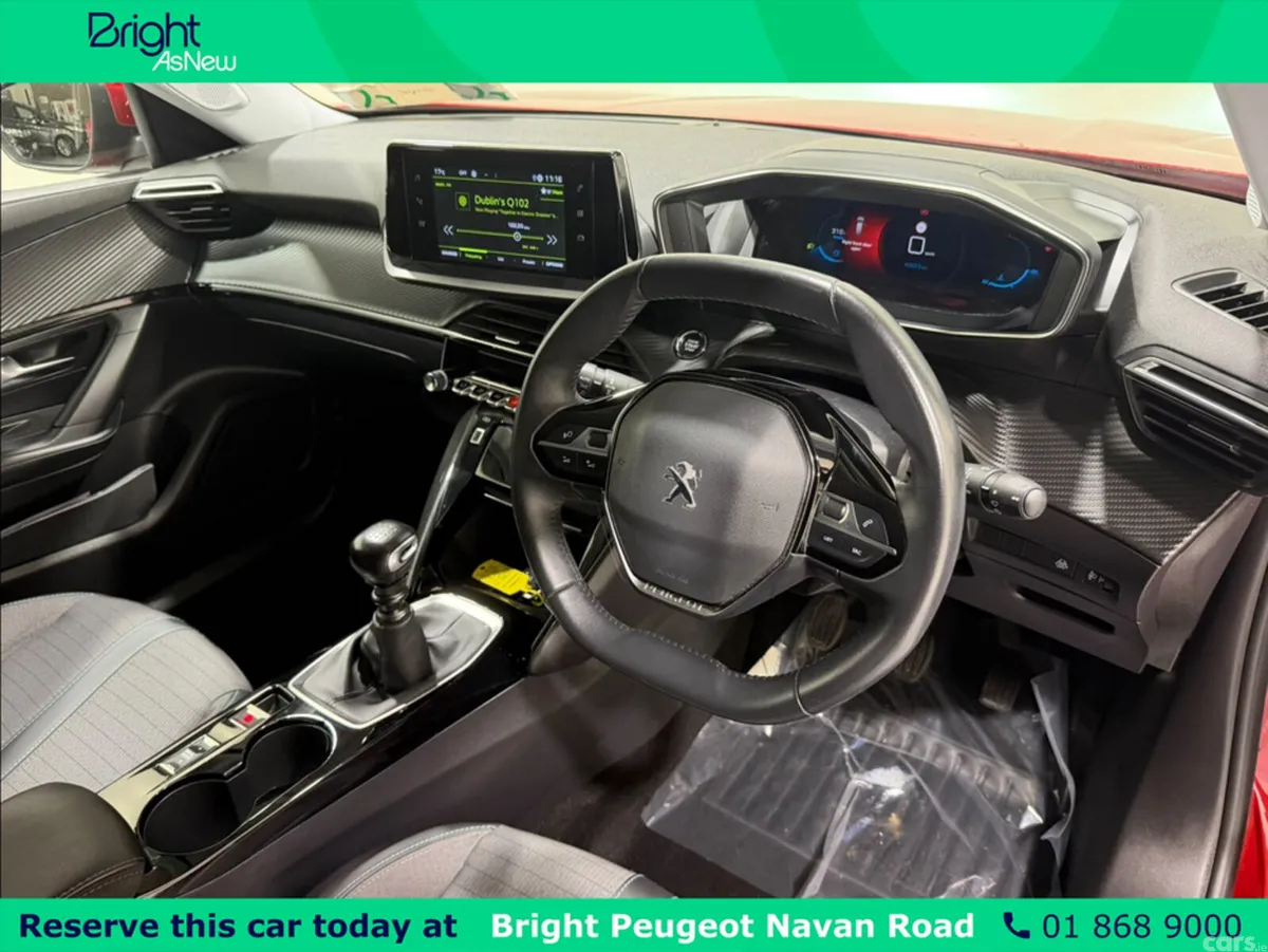 Peugeot 2008 MPV, Petrol, 2022, Red