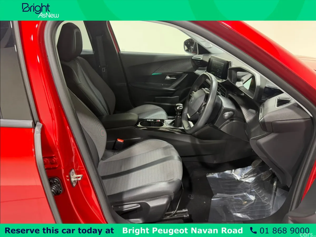 Peugeot 2008 MPV, Petrol, 2022, Red