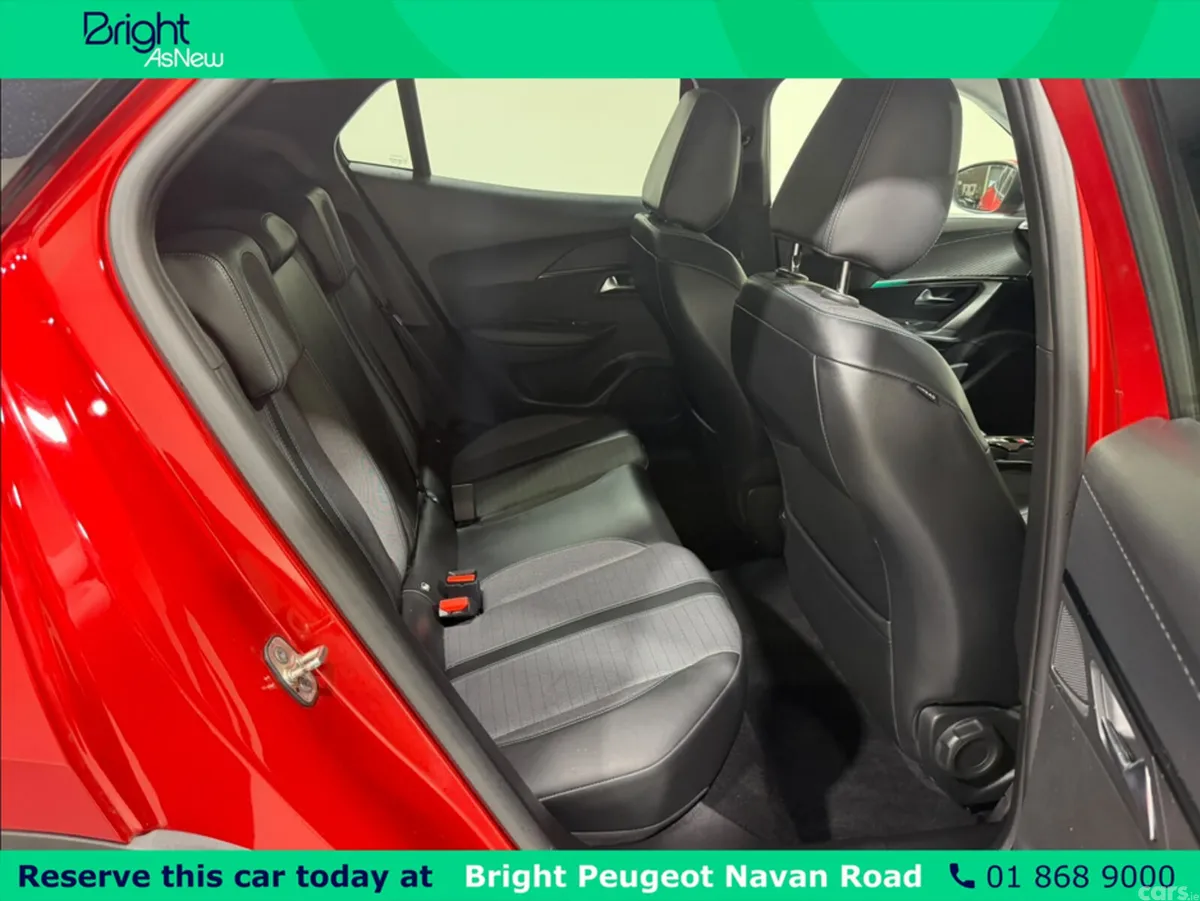 Peugeot 2008 MPV, Petrol, 2022, Red