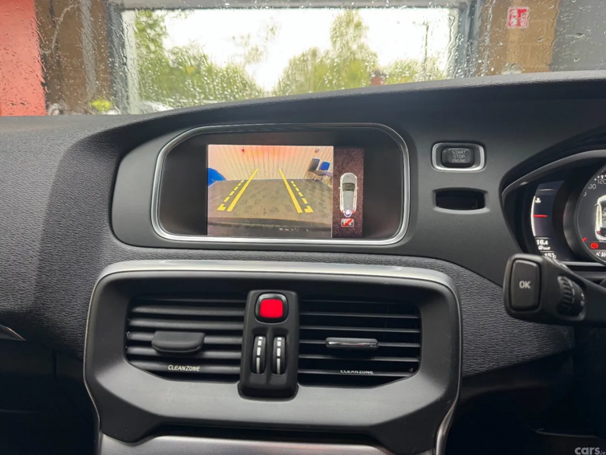 Volvo V40 Estate, Diesel, 2017, Black