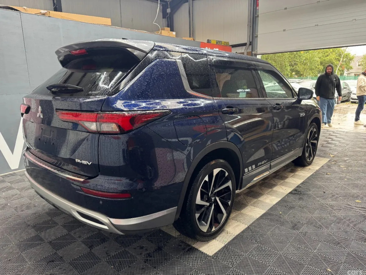 Mitsubishi Outlander SUV, Petrol Plug-in Hybrid, 2023, Blue