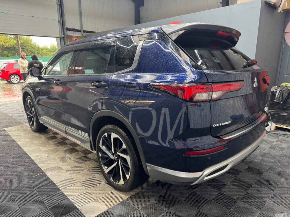 Mitsubishi Outlander SUV, Petrol Plug-in Hybrid, 2023, Blue