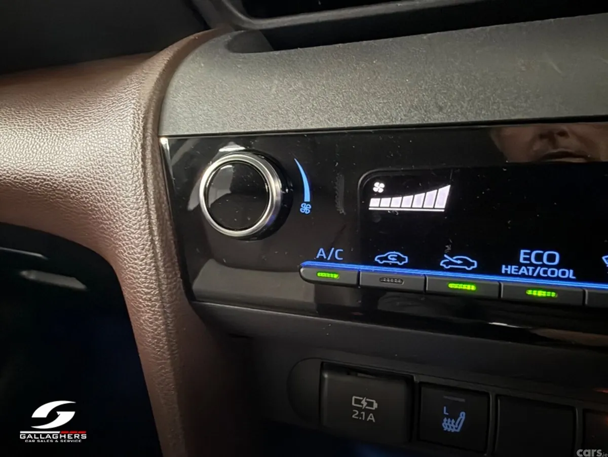 Toyota Yaris Cross SUV, Petrol Hybrid, 2021, White