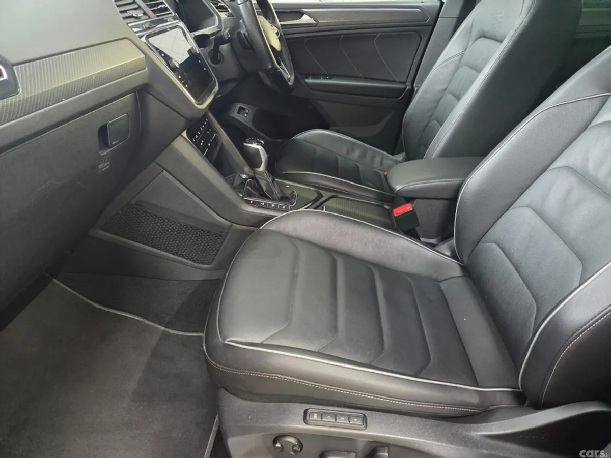 Volkswagen Tiguan Estate, Petrol Hybrid, 2023, Black