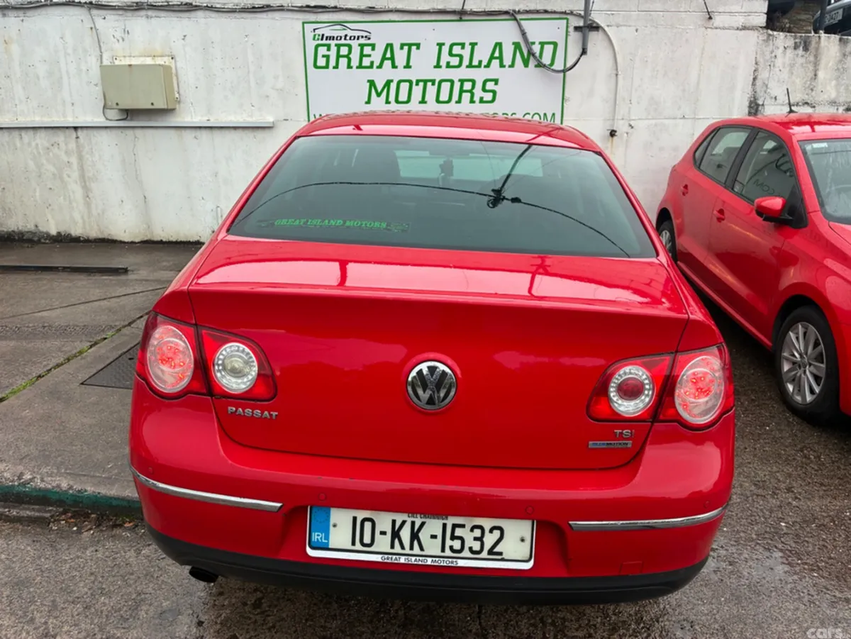 Volkswagen Passat Saloon, Petrol, 2010, Red