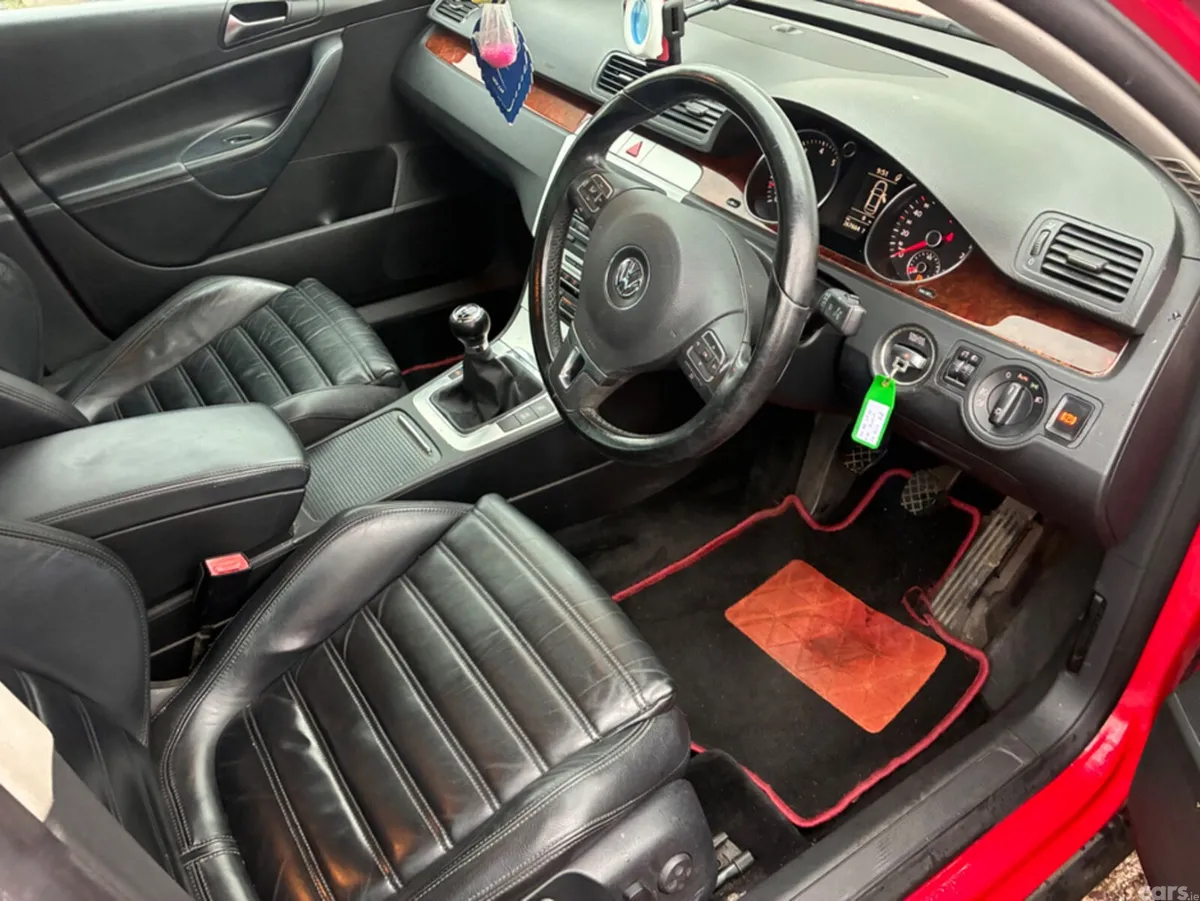 Volkswagen Passat Saloon, Petrol, 2010, Red