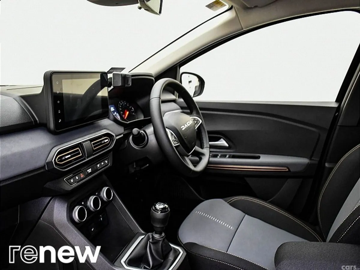 Dacia Sandero Stepway SUV, Petrol, 2024, Beige