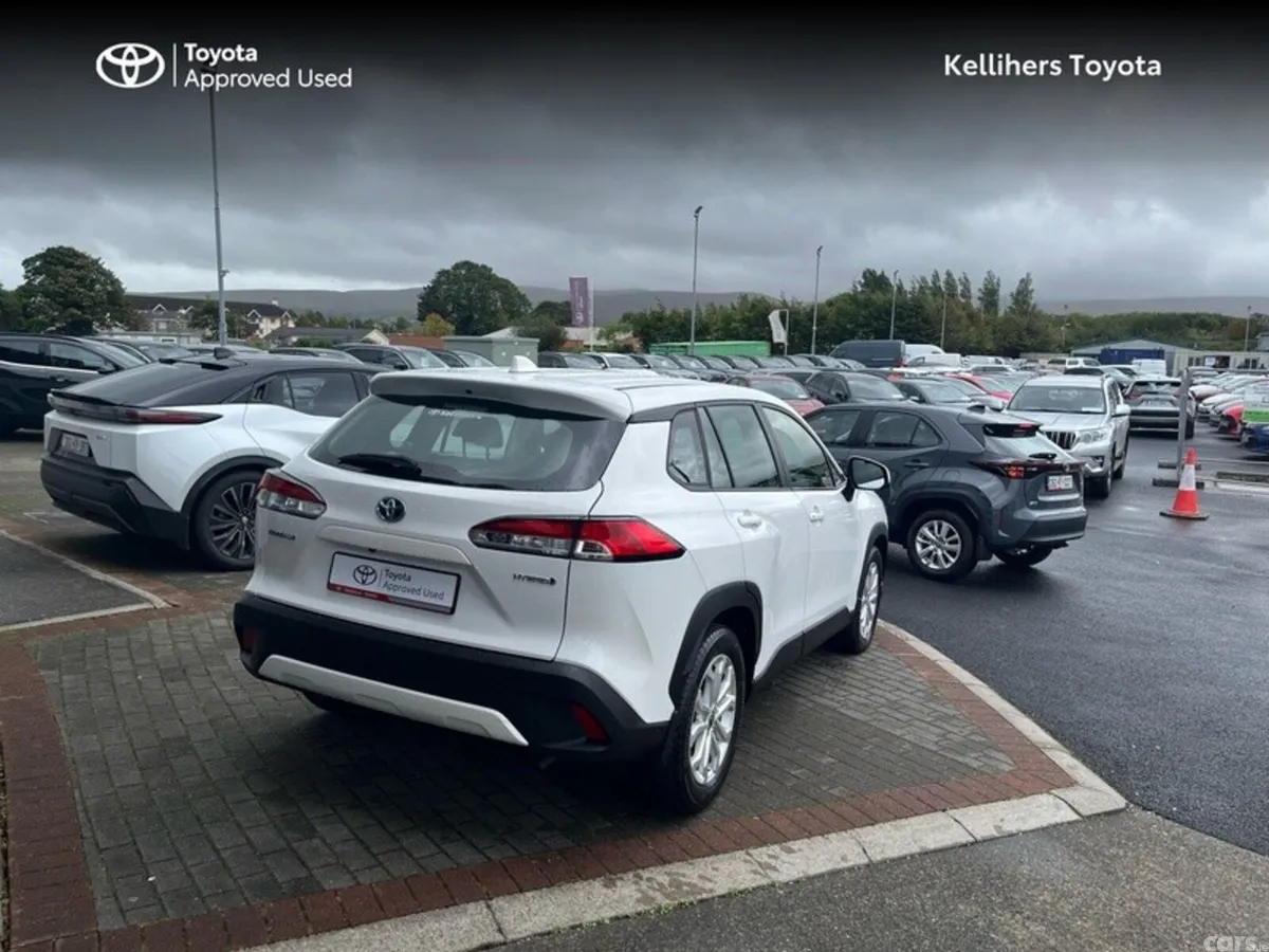 Toyota Corolla Cross Hatchback, Petrol Hybrid, 2023, White