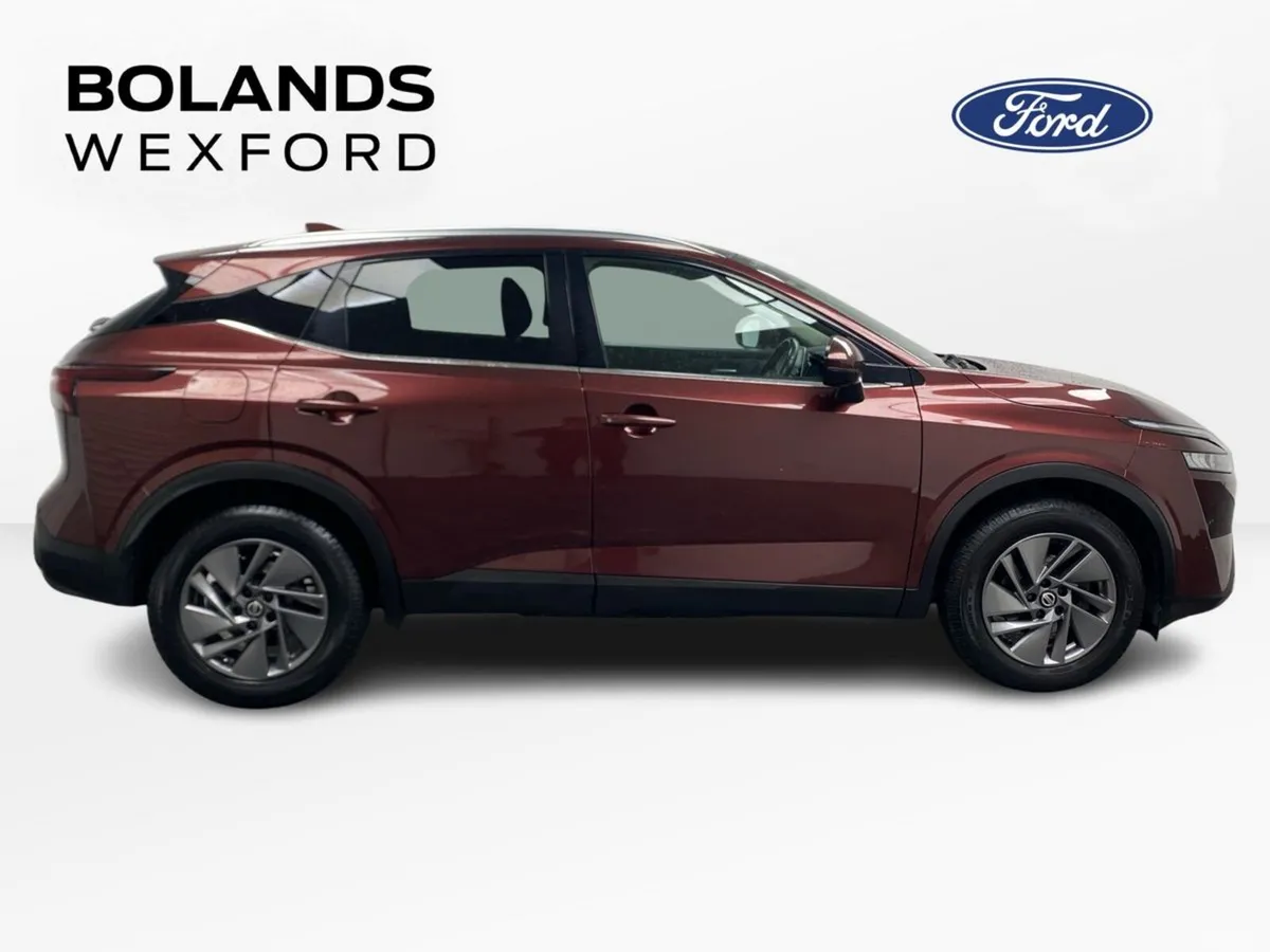 Nissan Qashqai MPV, Petrol, 2021, Red