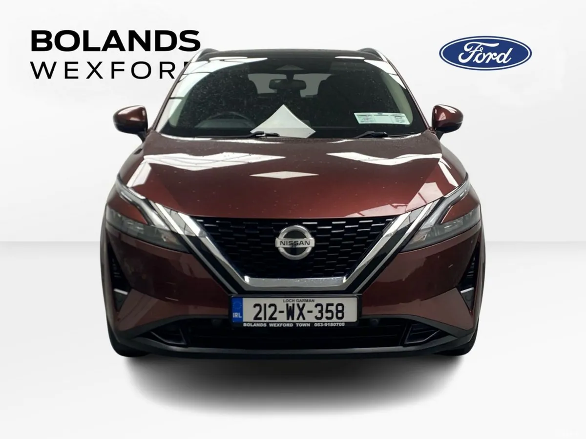 Nissan Qashqai MPV, Petrol, 2021, Red