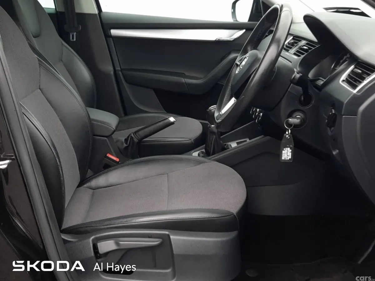 Skoda Octavia Saloon, Diesel, 2019, Black