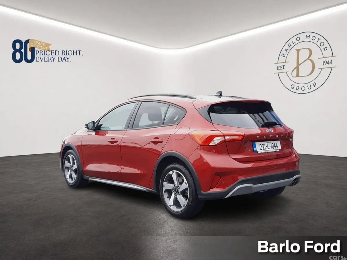 Ford Focus Hatchback, Petrol Hybrid, 2022, Red