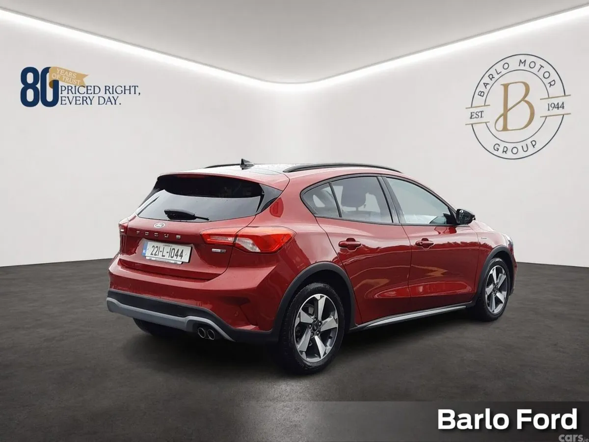 Ford Focus Hatchback, Petrol Hybrid, 2022, Red