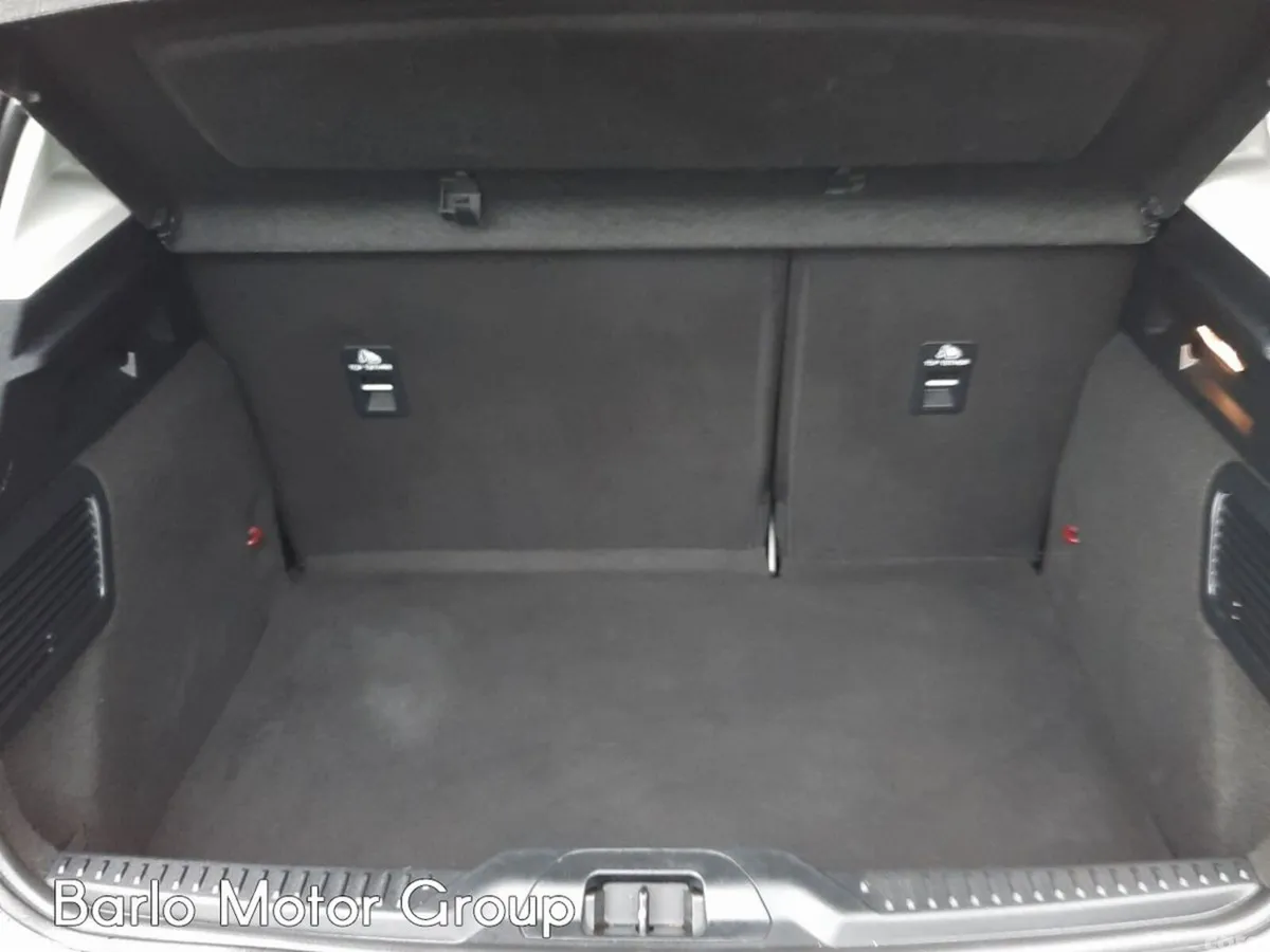 Ford Focus Hatchback, Petrol Hybrid, 2022, Red