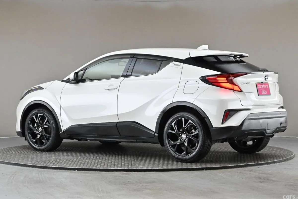 Toyota C-HR SUV, Petrol Hybrid, 2021, White