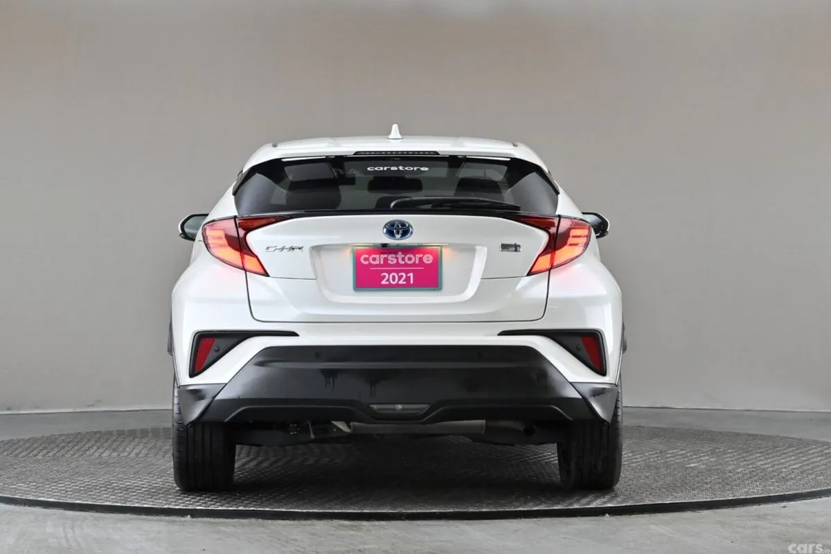 Toyota C-HR SUV, Petrol Hybrid, 2021, White