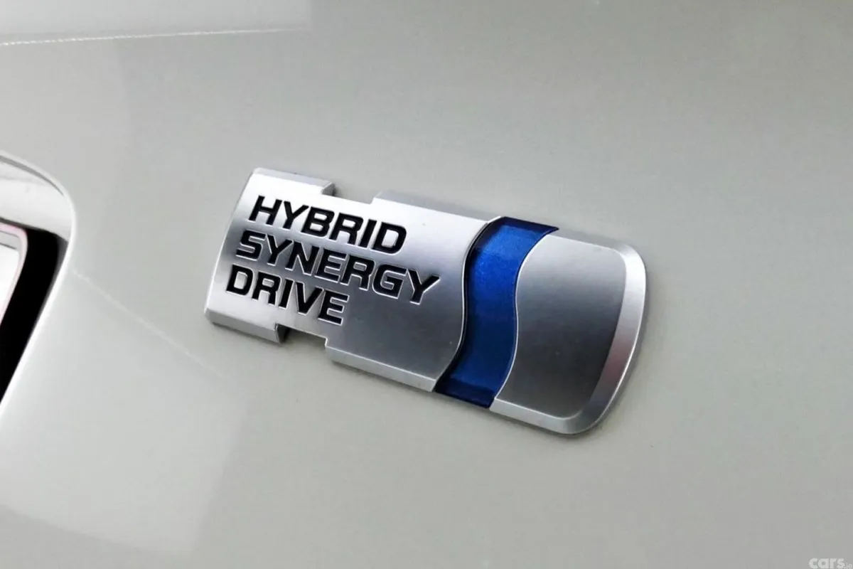 Toyota C-HR SUV, Petrol Hybrid, 2021, White