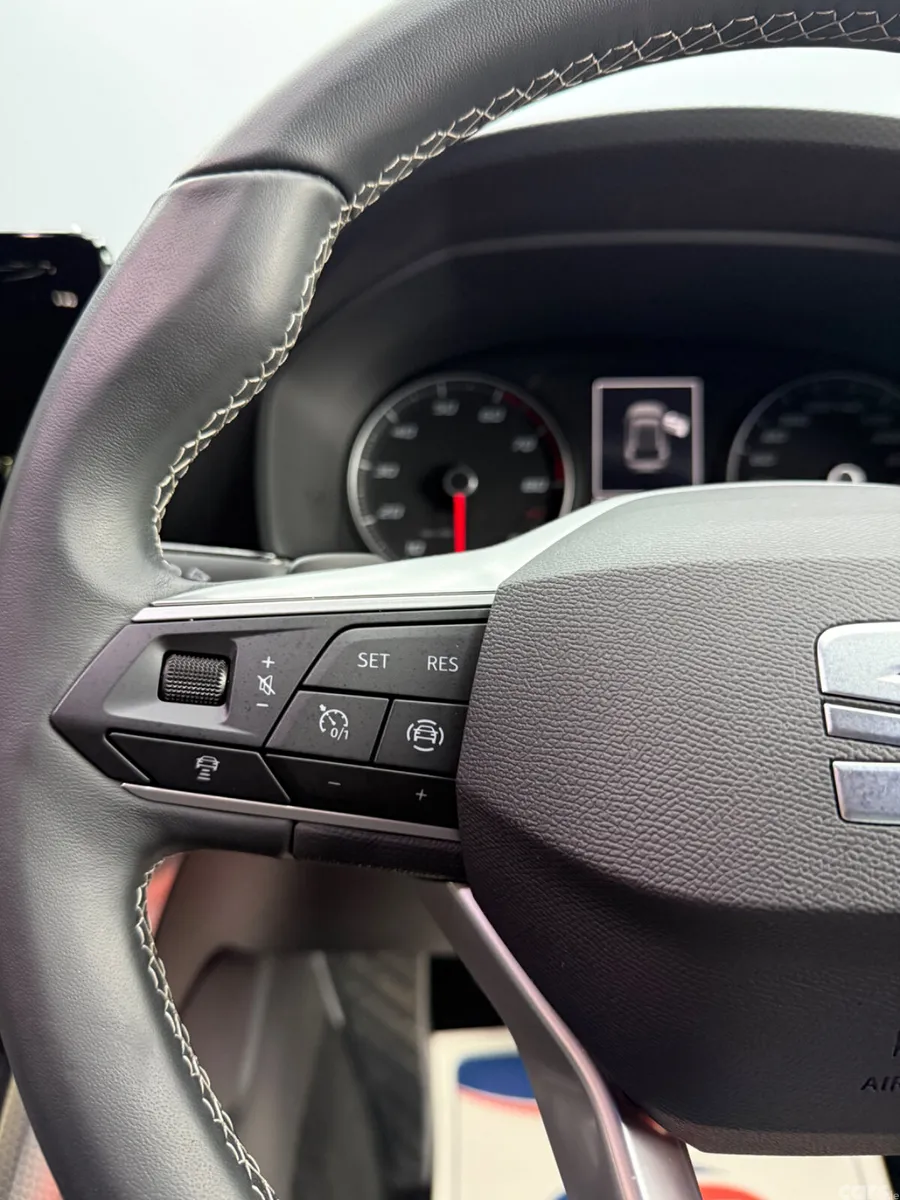 SEAT Leon Estate, Petrol Hybrid, 2024, Blue