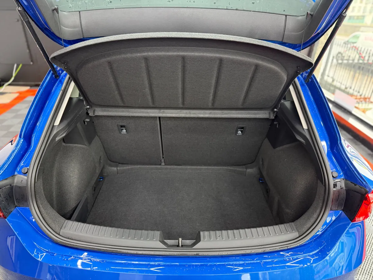 SEAT Leon Estate, Petrol Hybrid, 2024, Blue