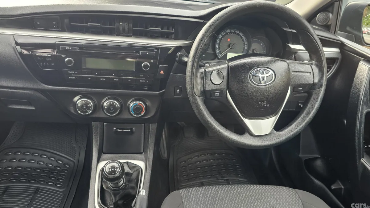 Toyota Corolla Saloon, Diesel, 2015, Black