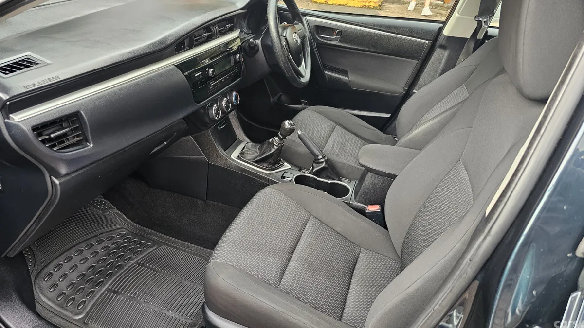 Toyota Corolla Saloon, Diesel, 2015, Black