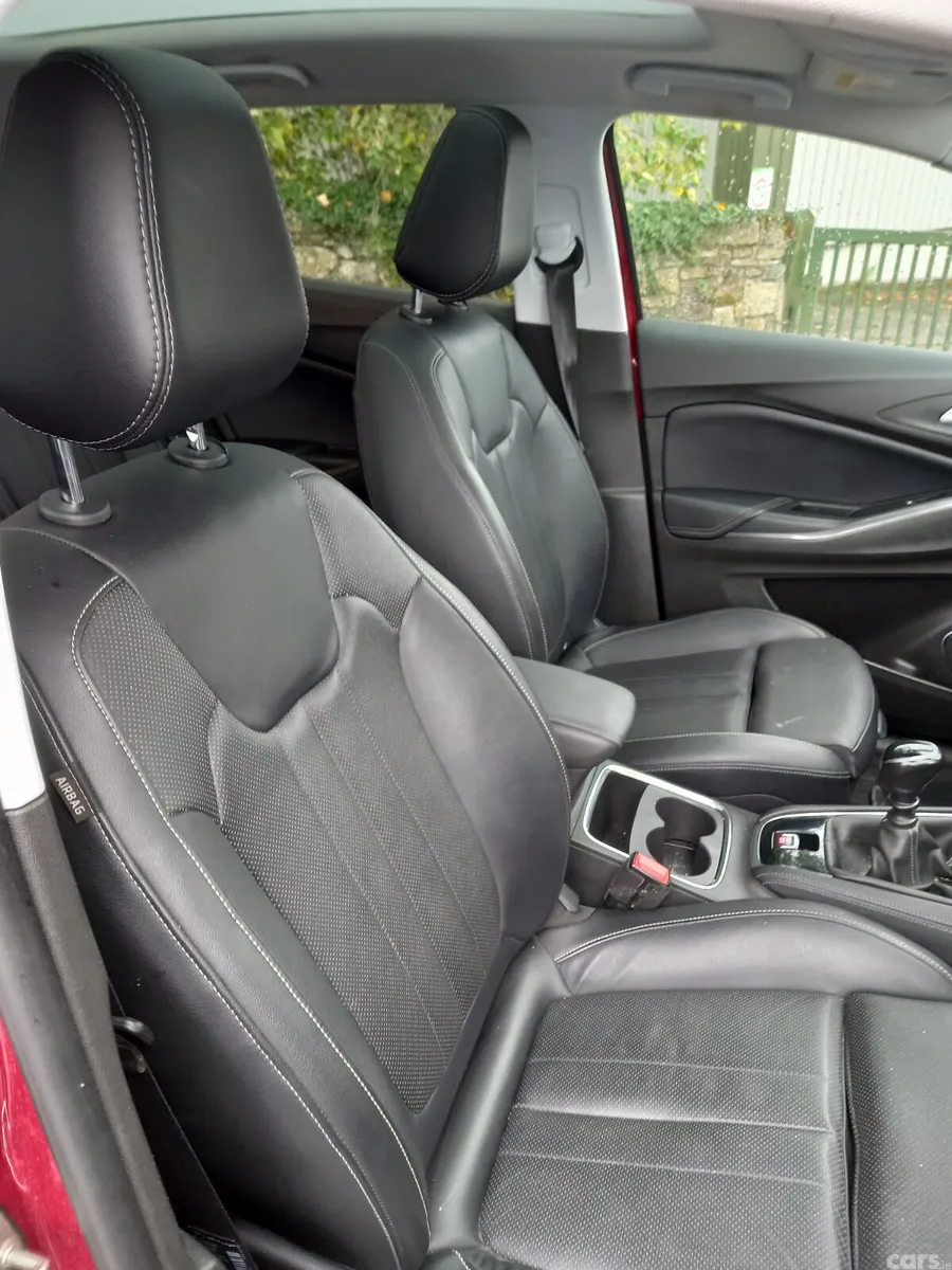 Opel Grandland X SUV, Diesel, 2021, Red