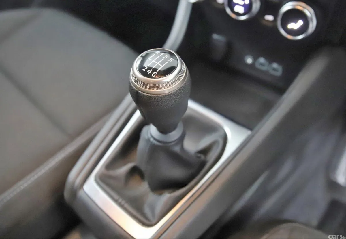 Renault Captur SUV, Petrol, 2024, Silver