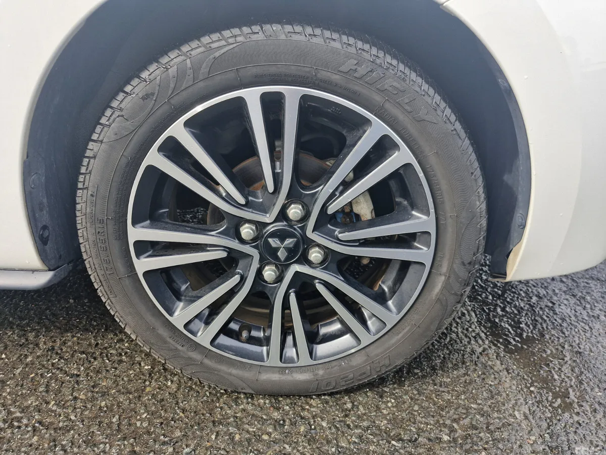 Mitsubishi Mirage Hatchback, Petrol, 2017, White