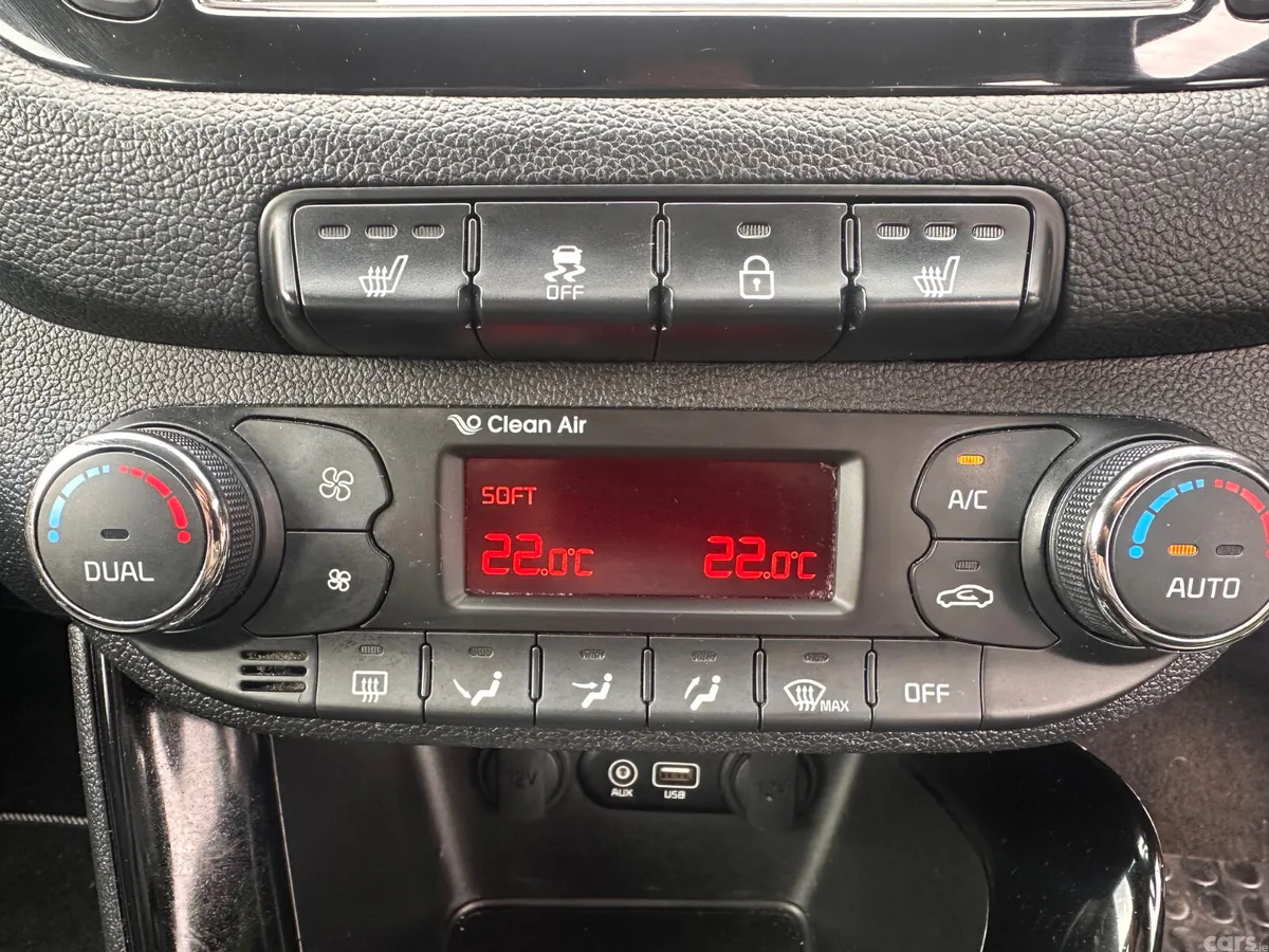 Kia Ceed Hatchback, Diesel, 2016, Red
