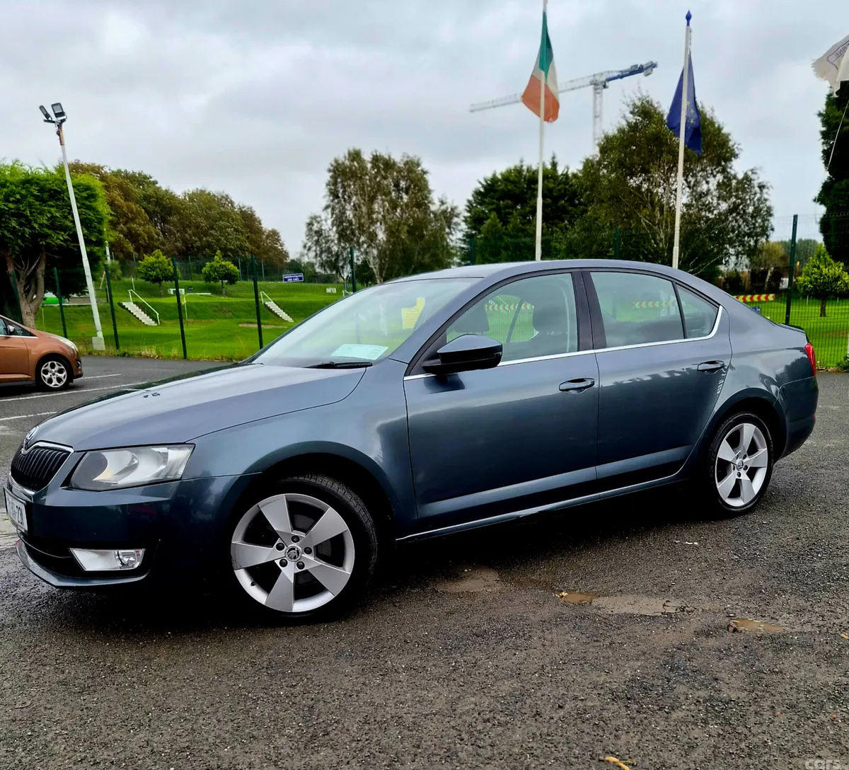 Skoda Octavia Saloon, Diesel, 2017, Grey
