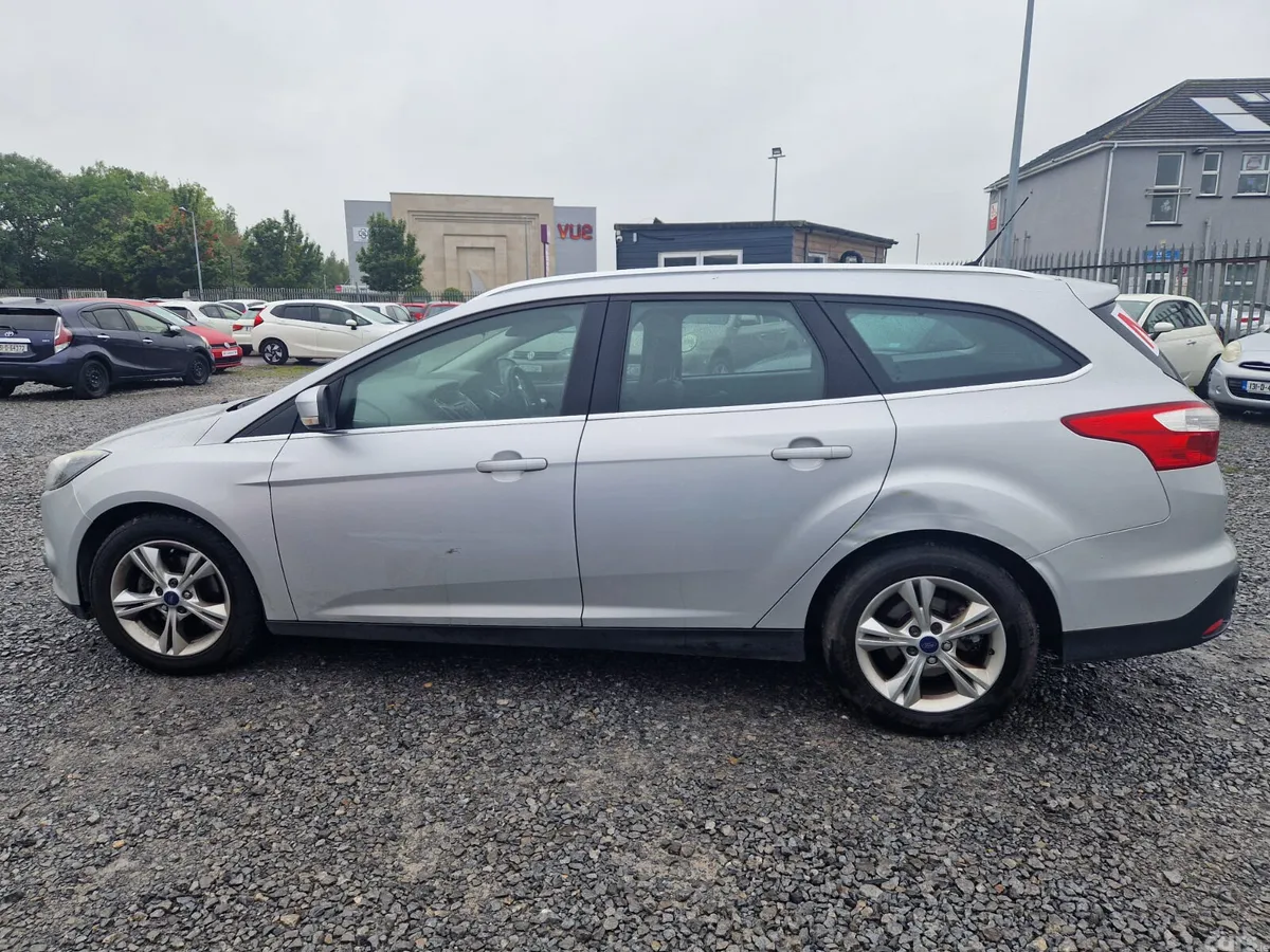 Ford Focus Estate, Petrol, 2011, Silver