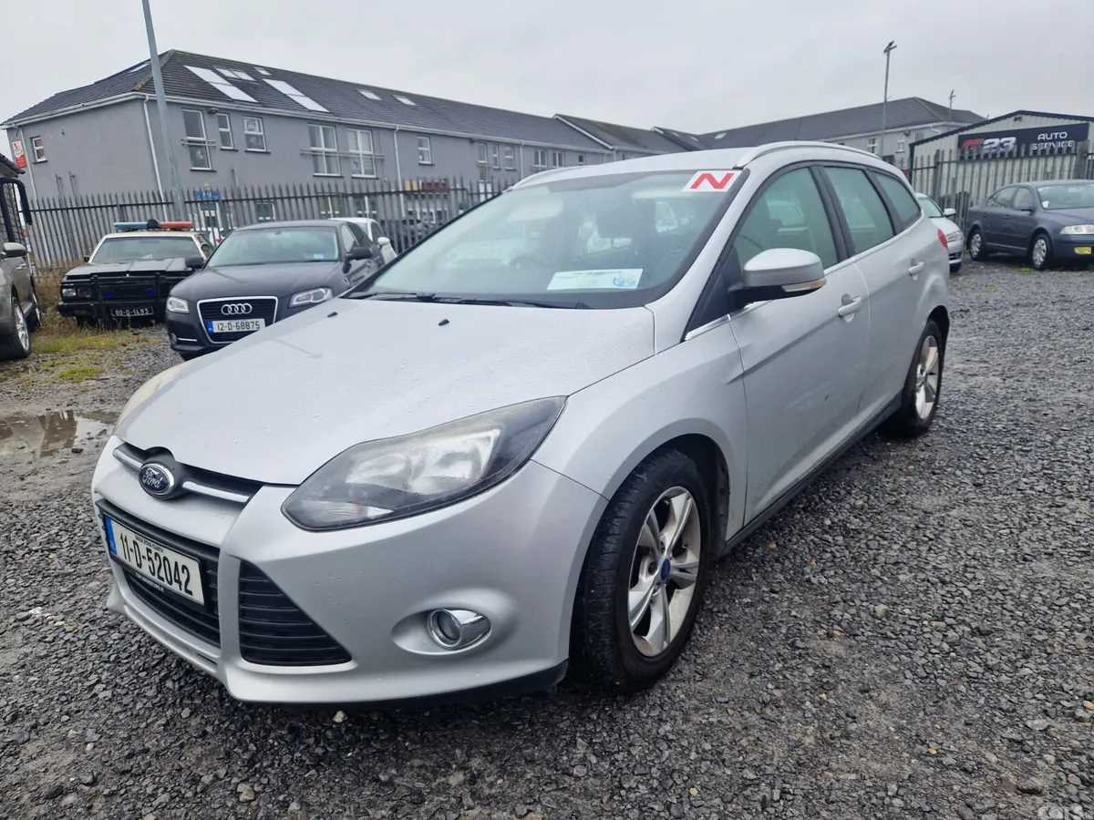 Ford Focus Estate, Petrol, 2011, Silver