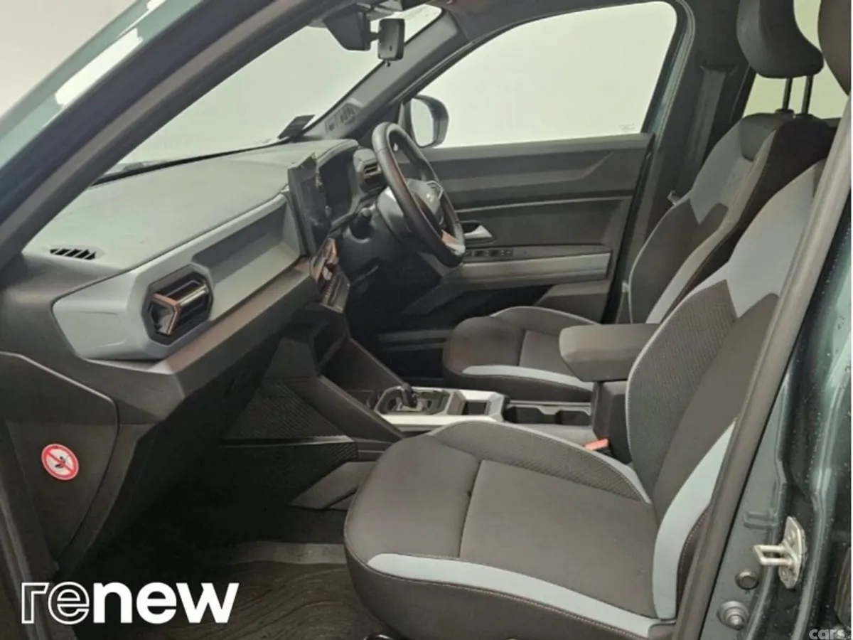 Dacia Duster SUV, Petrol Hybrid, 2026, Green