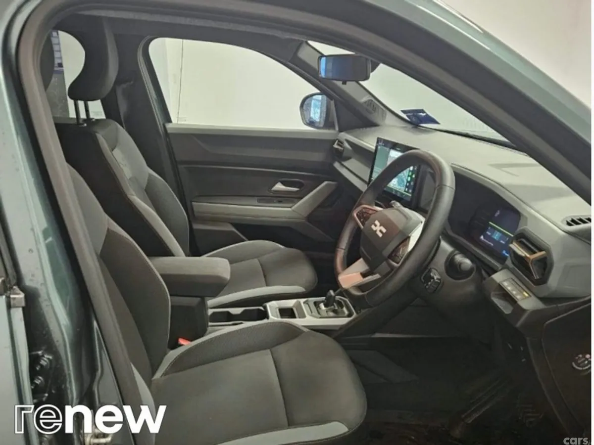 Dacia Duster SUV, Petrol Hybrid, 2026, Green