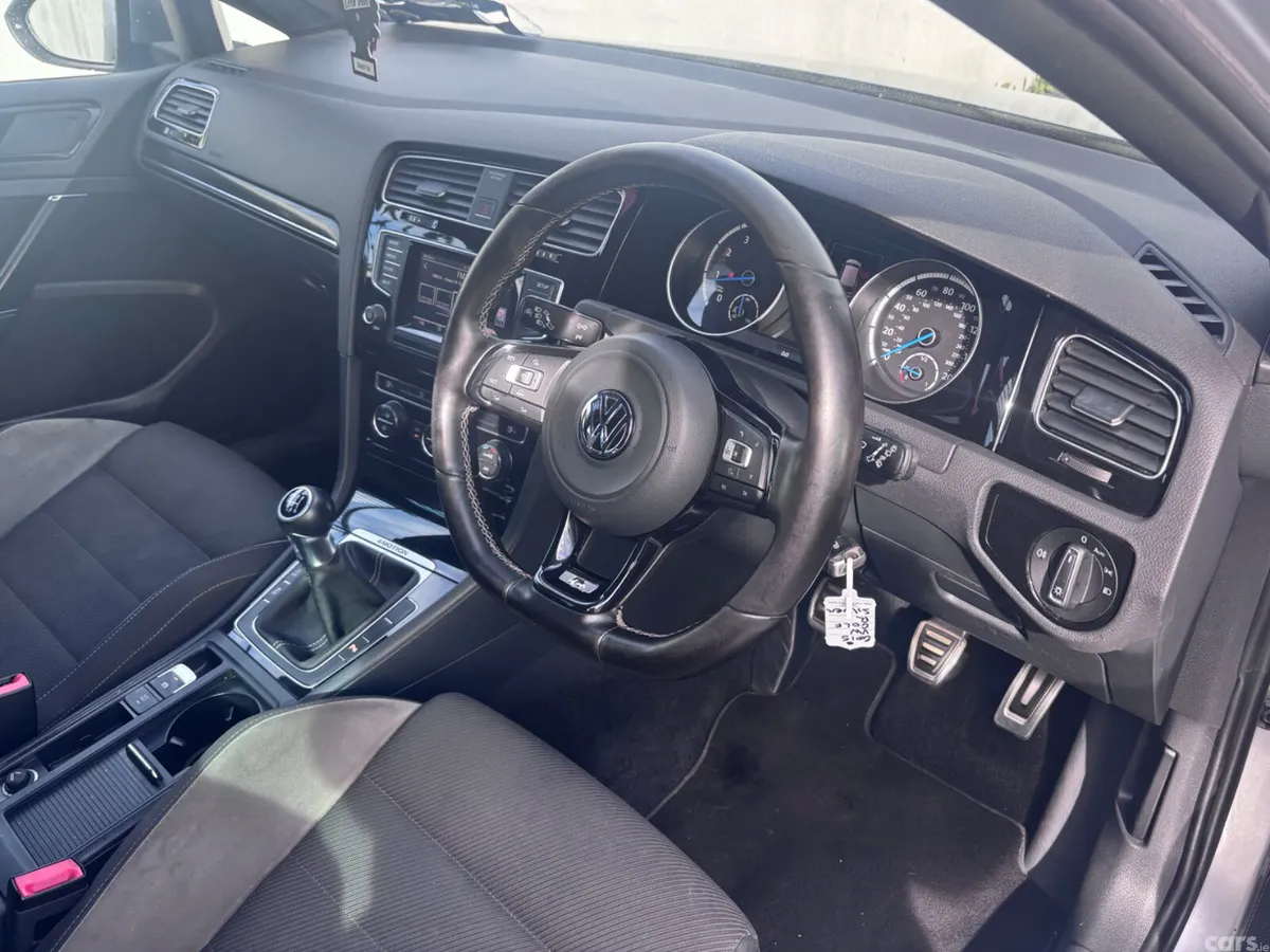 Volkswagen Golf Hatchback, Petrol, 2015, Silver