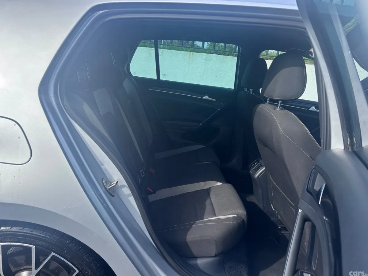 Volkswagen Golf Hatchback, Petrol, 2015, Silver