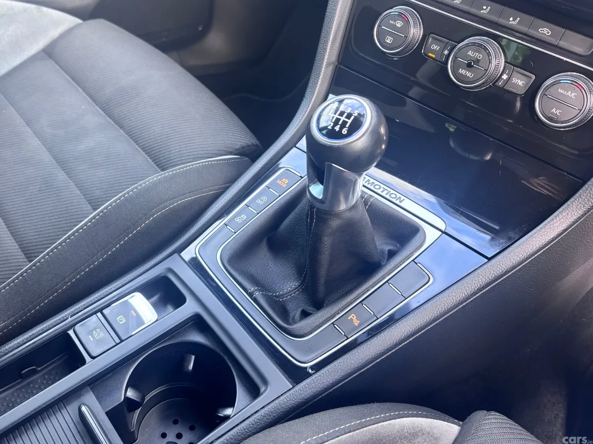 Volkswagen Golf Hatchback, Petrol, 2015, Silver