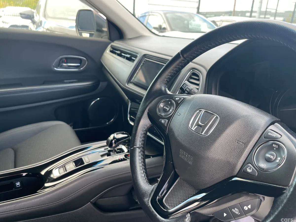 Honda Vezel SUV, Petrol Hybrid, 2018, White