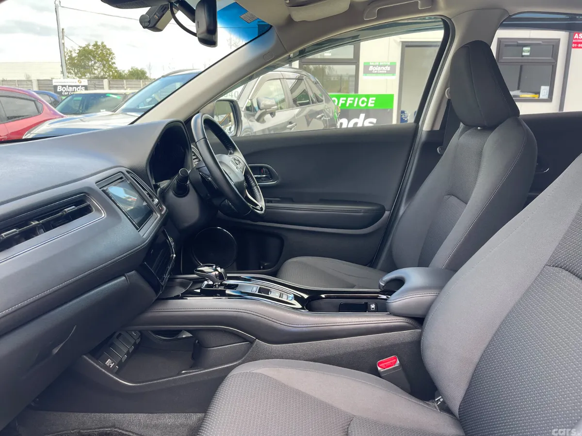 Honda Vezel SUV, Petrol Hybrid, 2018, White