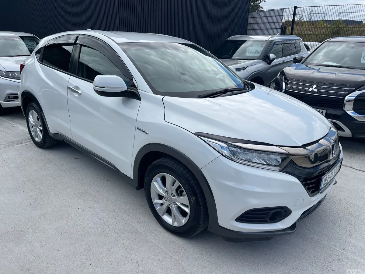 Honda Vezel SUV, Petrol Hybrid, 2018, White