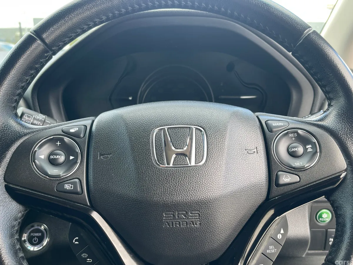Honda Vezel SUV, Petrol Hybrid, 2018, White