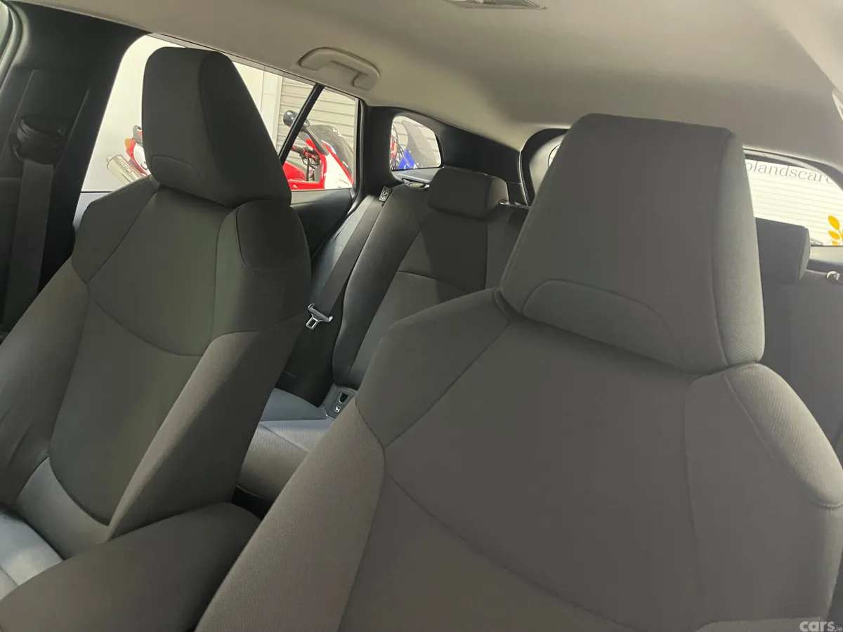 Toyota Corolla Estate, Petrol Hybrid, 2022, Blue