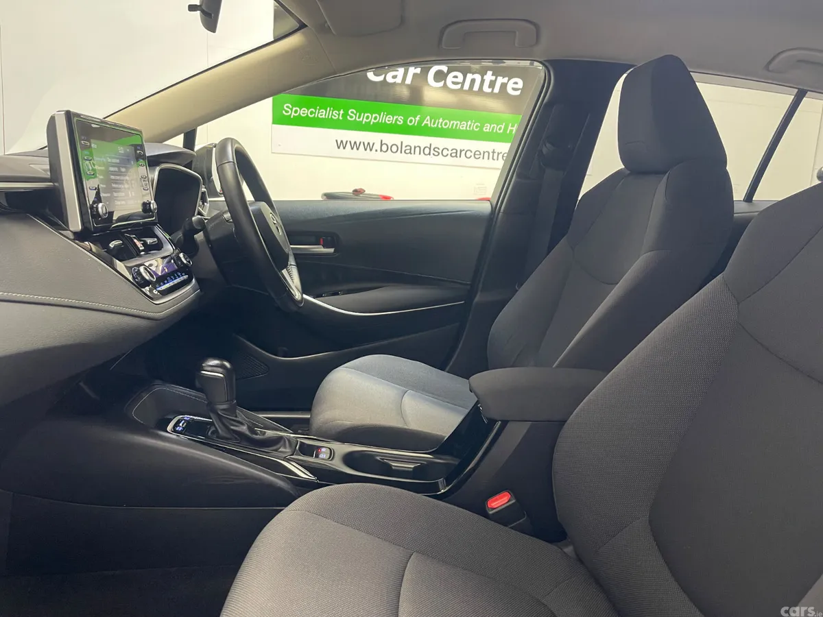 Toyota Corolla Estate, Petrol Hybrid, 2022, Blue