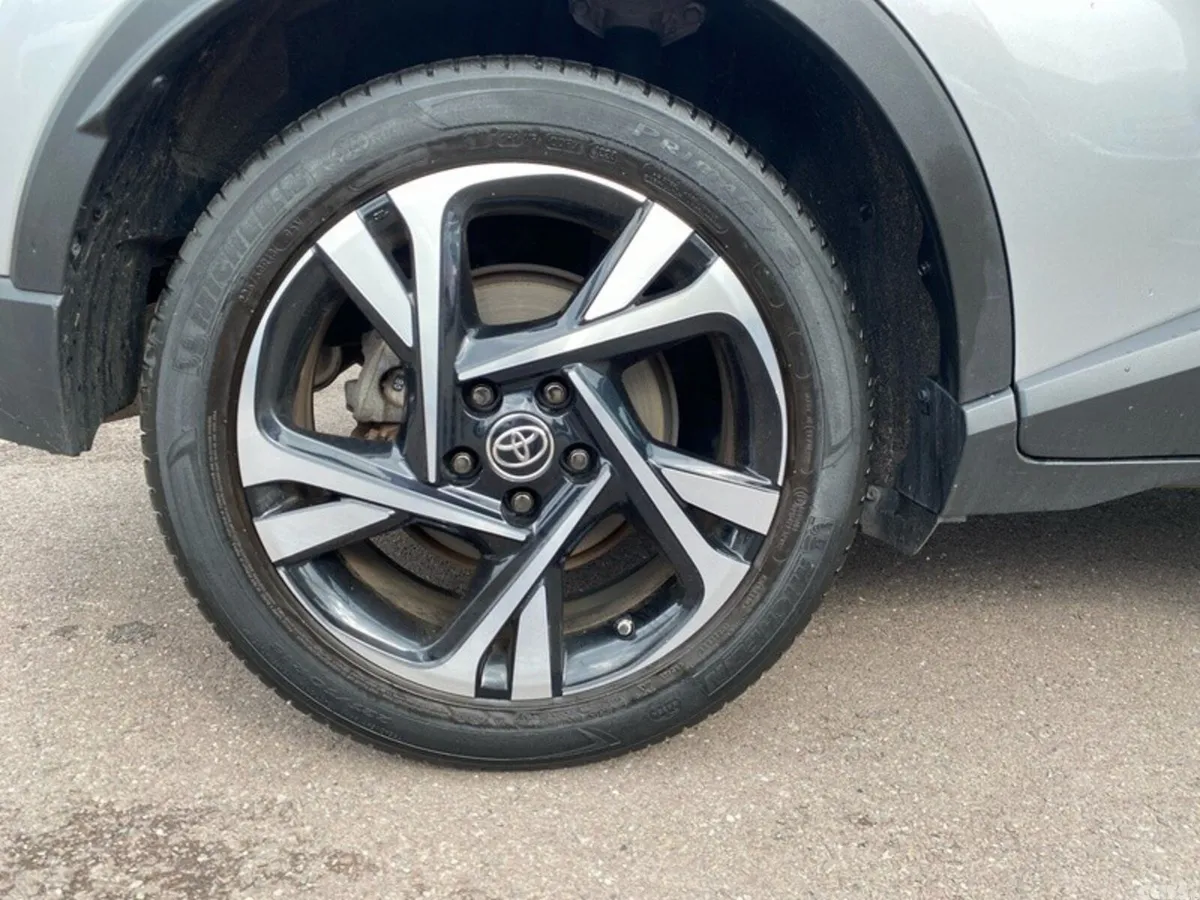 Toyota C-HR SUV, Petrol Hybrid, 2023, Grey