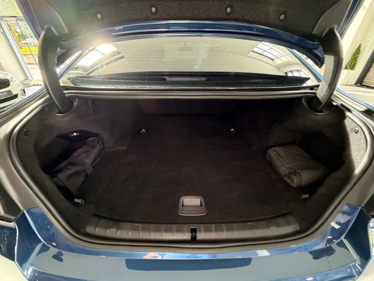 BMW 5-Series Saloon, Petrol Plug-in Hybrid, 2022, Blue