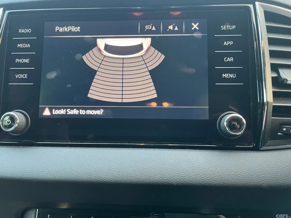 Skoda Karoq Estate, Petrol, 2019, Grey