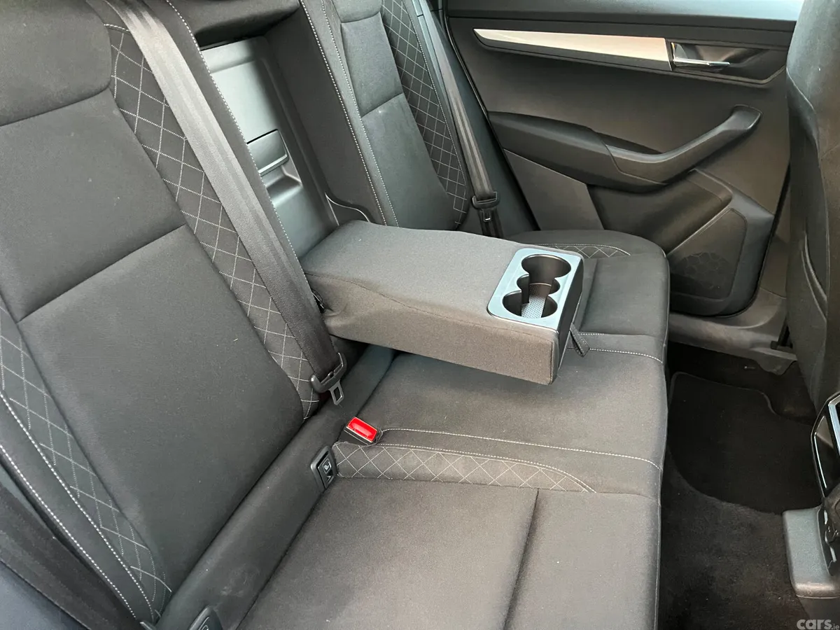 Skoda Karoq Estate, Petrol, 2019, Grey