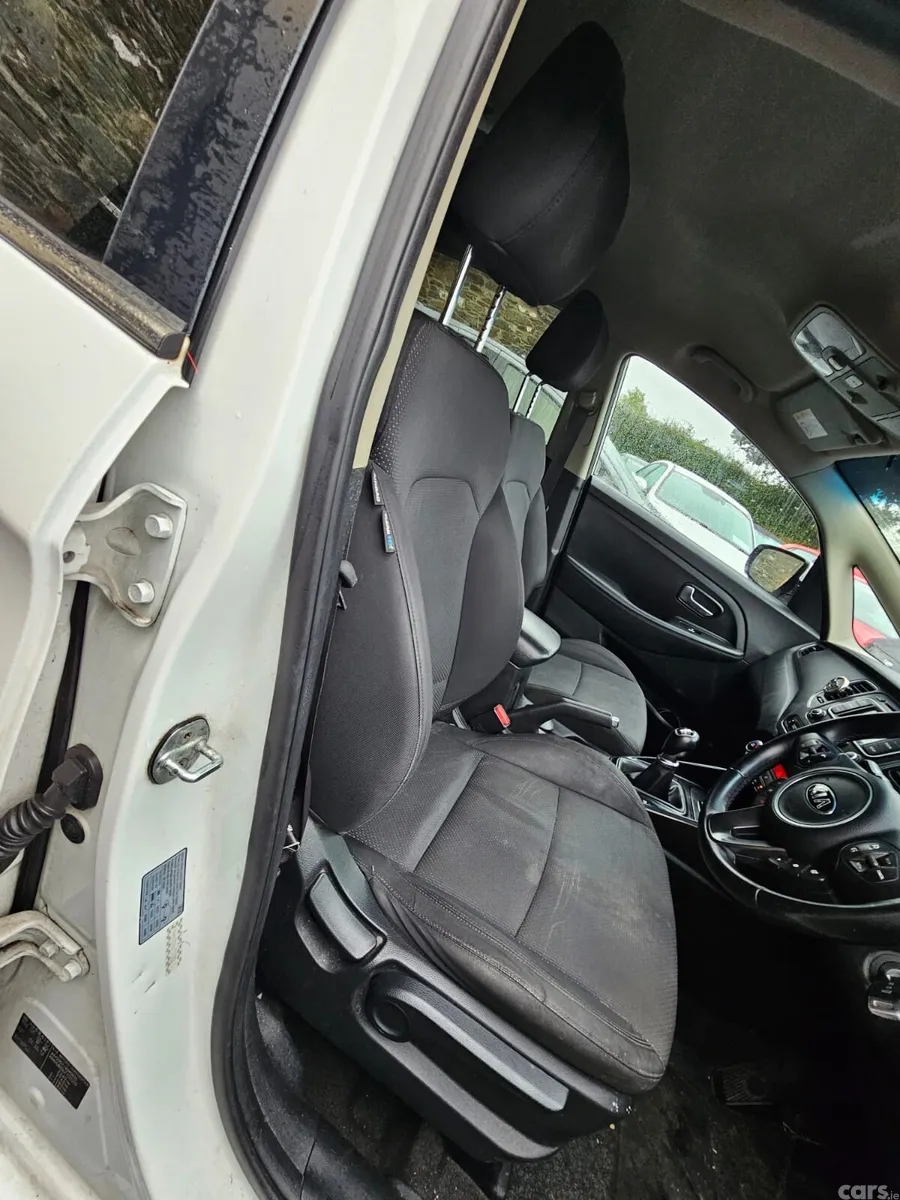 Kia Carens MPV, Diesel, 2015, White